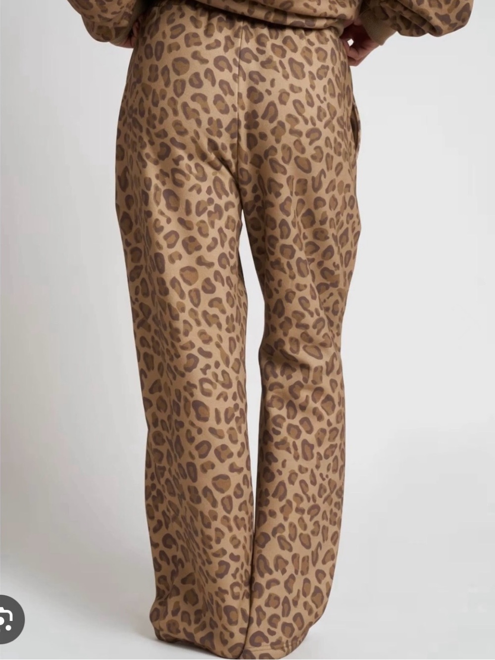 Comfrt Leopard Oversized Straight Leg Sweatpants